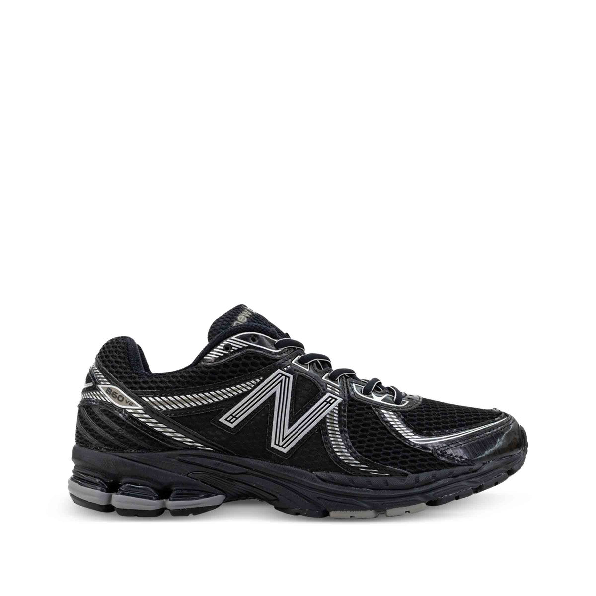 New Balance 860v2 - Black / Silver
