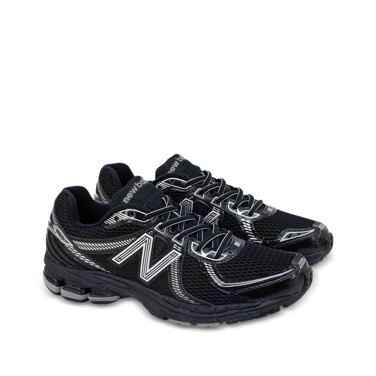 New Balance 860v2 - Black / Silver