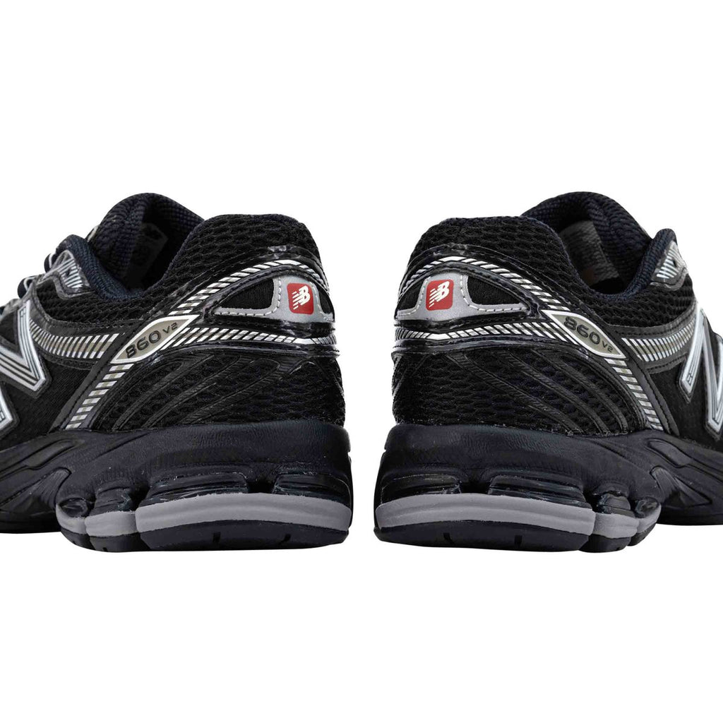 New Balance 860v2 - Black / Silver