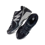 New Balance 860v2 - Black / Silver