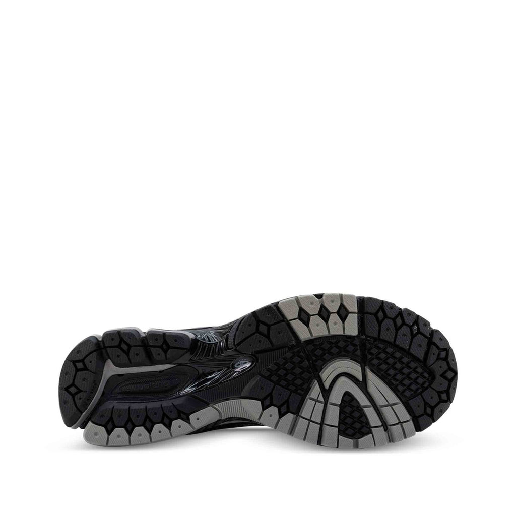 New Balance 860v2 - Black / Silver