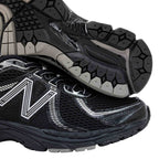 New Balance 860v2 - Black / Silver