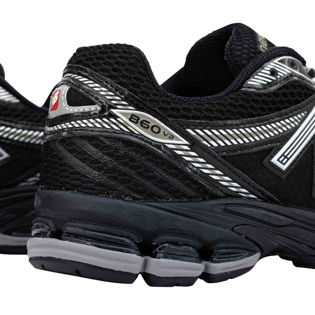 New Balance 860v2 - Black / Silver