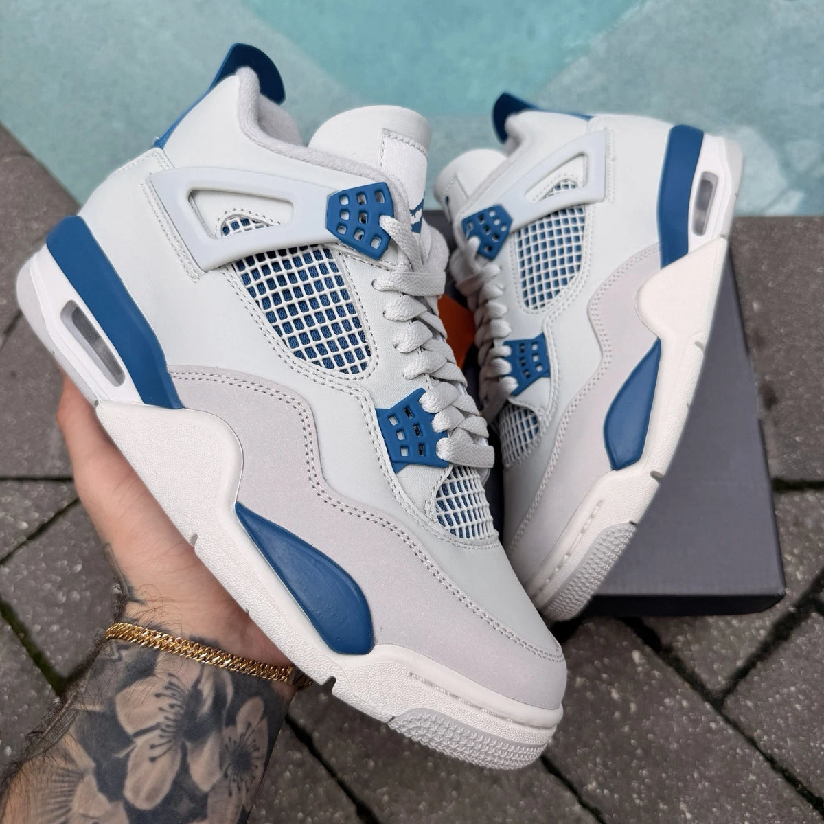 Air Jordan 4 Retro - Industrial Blue / Military Blue